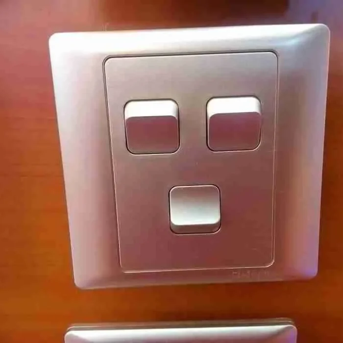 Three Row Switch Switch 3 Gang 2 Way Silver - Main Hardware